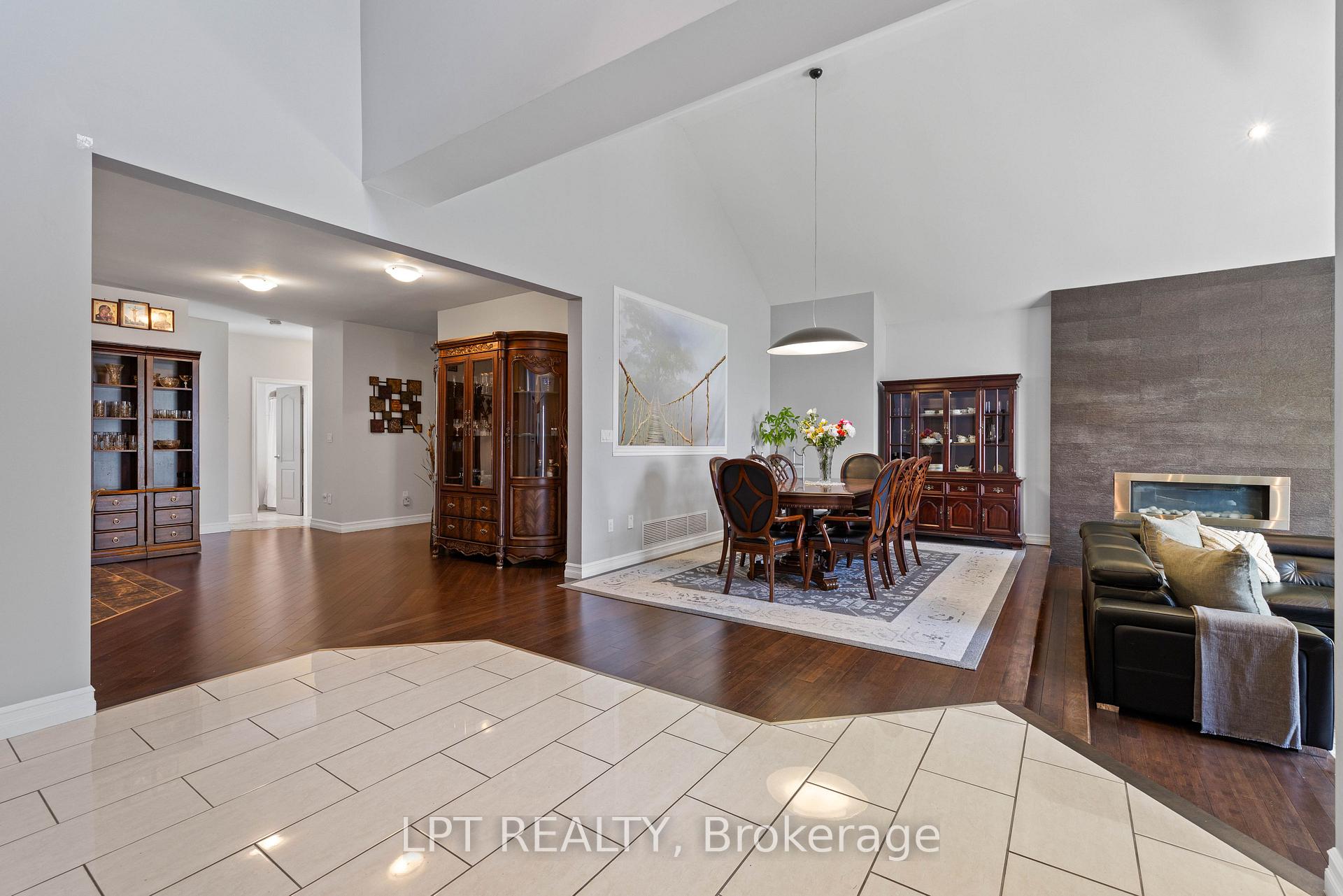 Photo 15 of 173 Lake Drive E, Georgina, Historic Lakeshore Communities — HOMEH