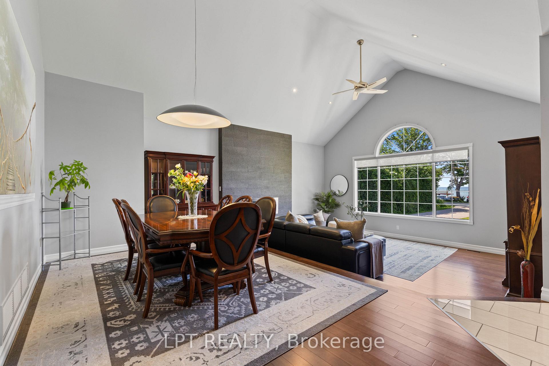 Photo 18 of 173 Lake Drive E, Georgina, Historic Lakeshore Communities — HOMEH