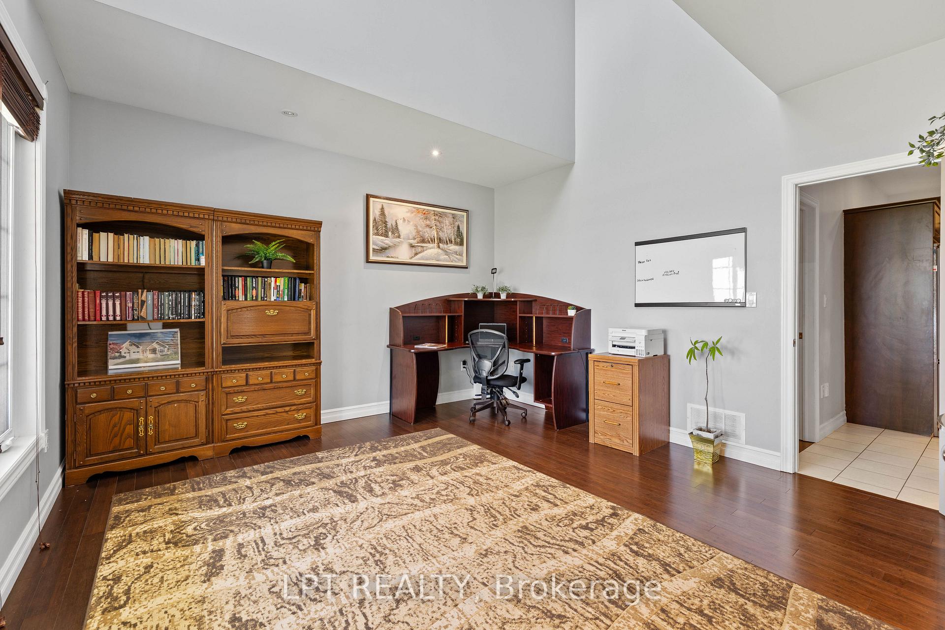 Photo 20 of 173 Lake Drive E, Georgina, Historic Lakeshore Communities — HOMEH
