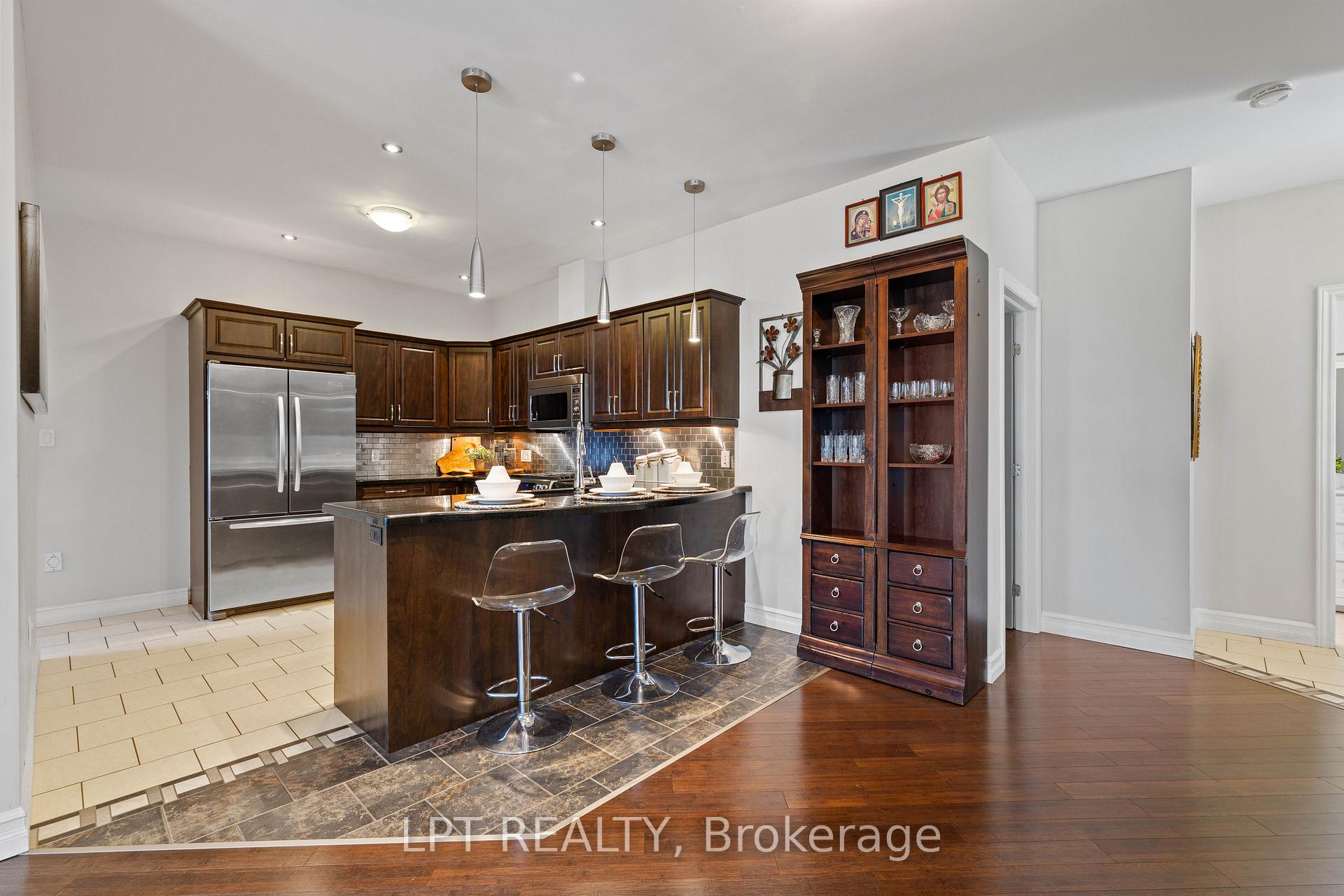 Photo 22 of 173 Lake Drive E, Georgina, Historic Lakeshore Communities — HOMEH