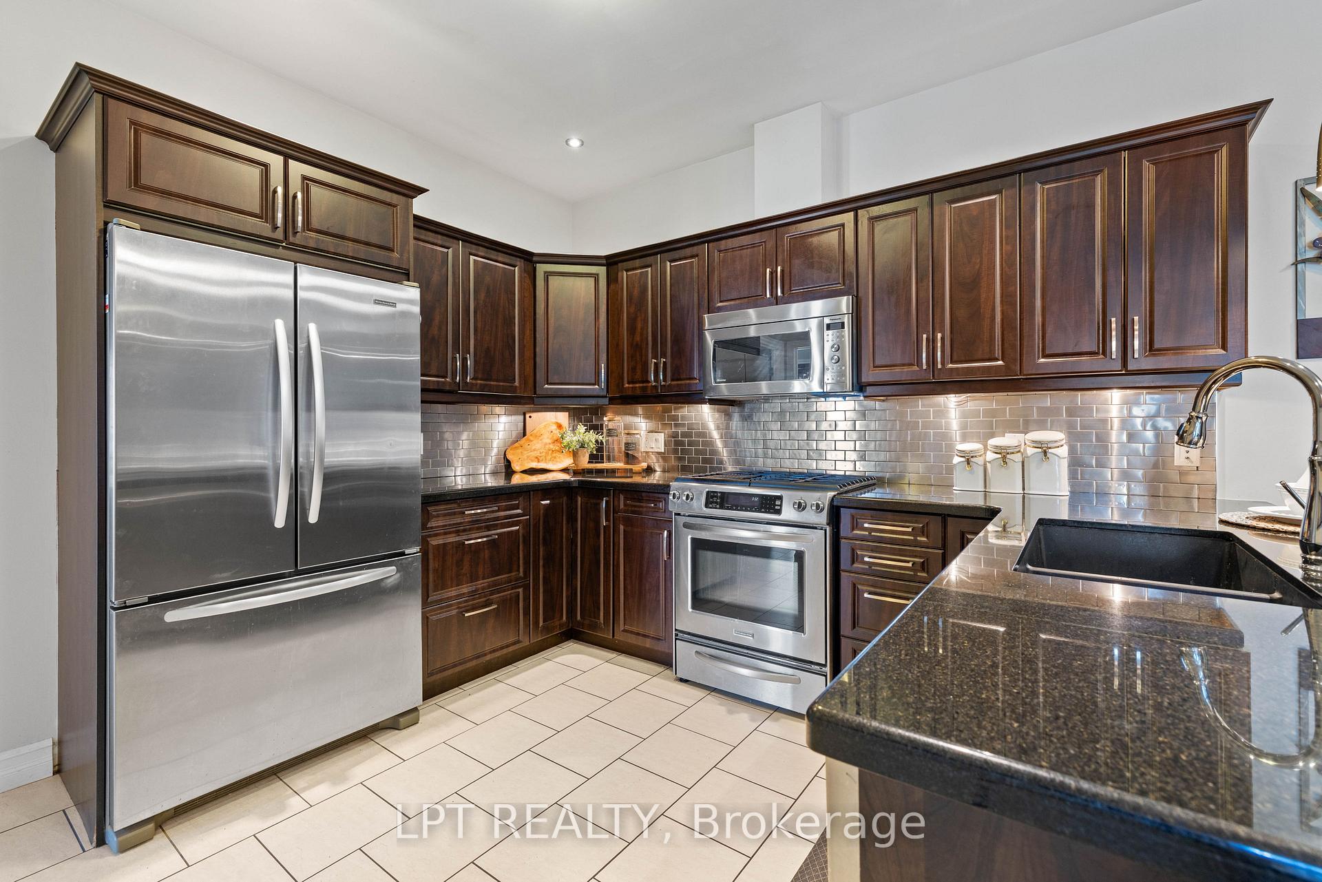 Photo 23 of 173 Lake Drive E, Georgina, Historic Lakeshore Communities — HOMEH