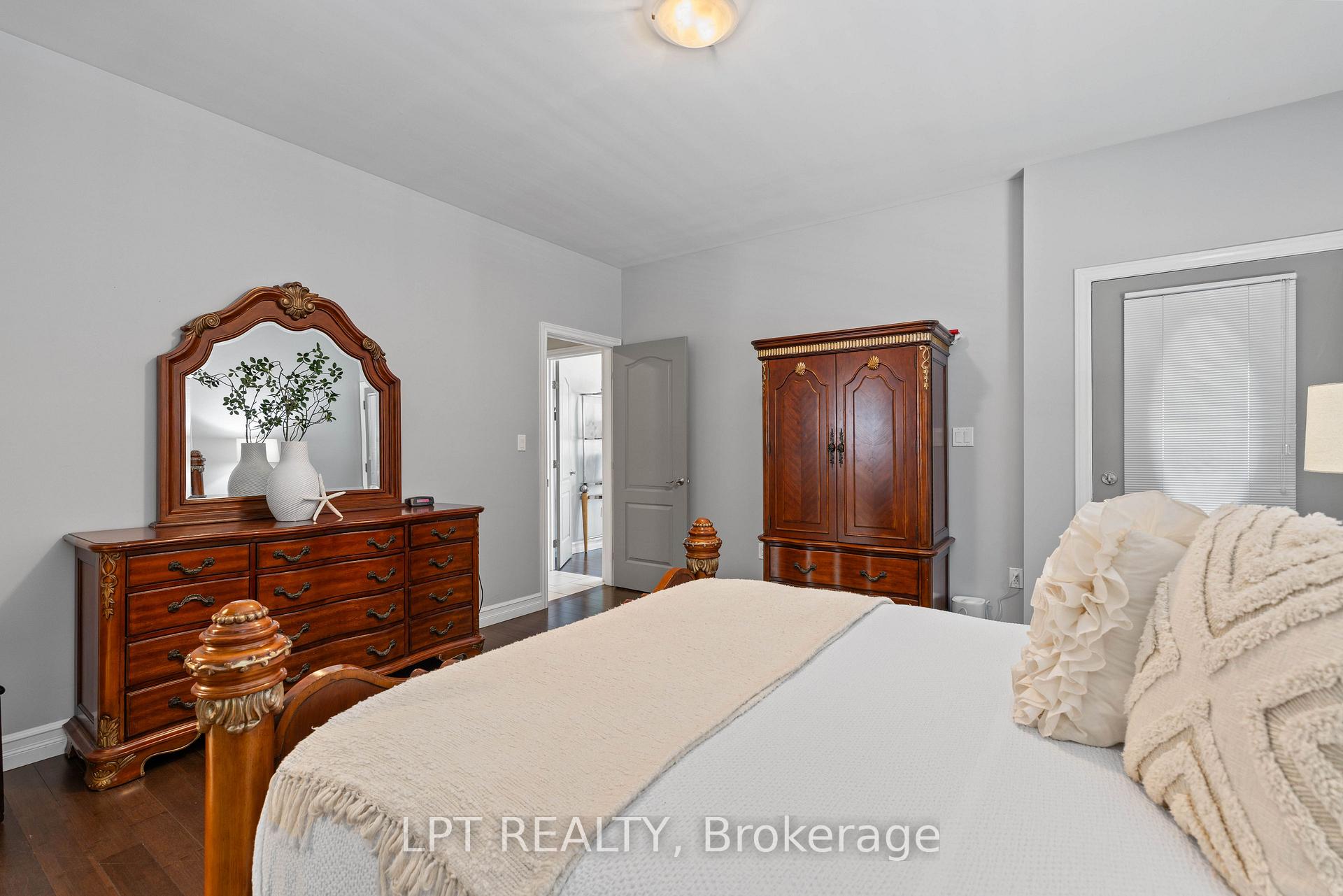 Photo 26 of 173 Lake Drive E, Georgina, Historic Lakeshore Communities — HOMEH