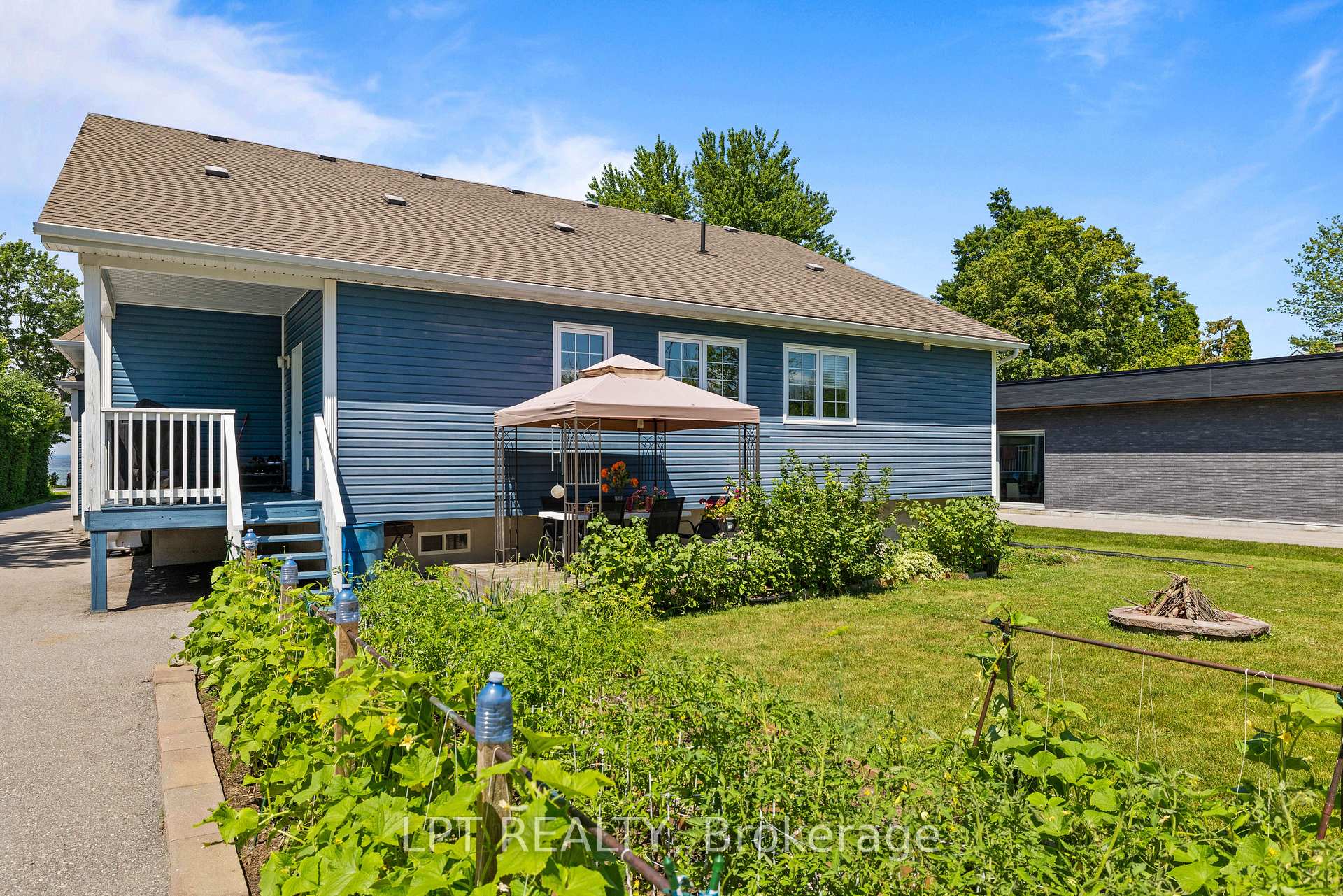 Photo 40 of 173 Lake Drive E, Georgina, Historic Lakeshore Communities — HOMEH