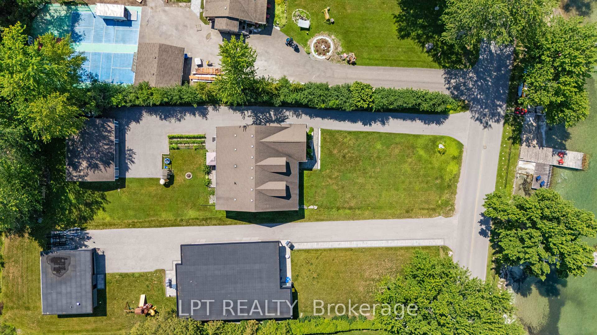 Photo 47 of 173 Lake Drive E, Georgina, Historic Lakeshore Communities — HOMEH