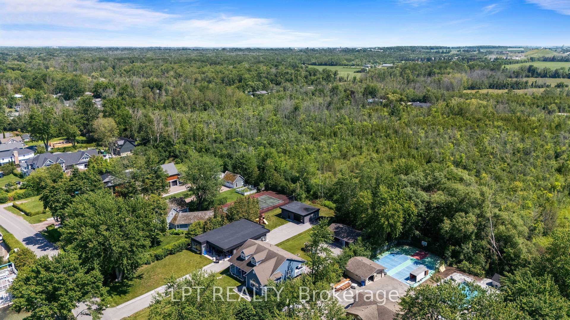 Photo 48 of 173 Lake Drive E, Georgina, Historic Lakeshore Communities — HOMEH