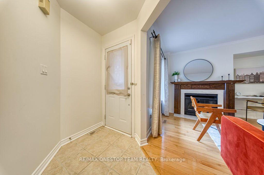 Photo 2 of 1376 Hazel Mccleary Drive, Oakville, Clearview — HOMEH