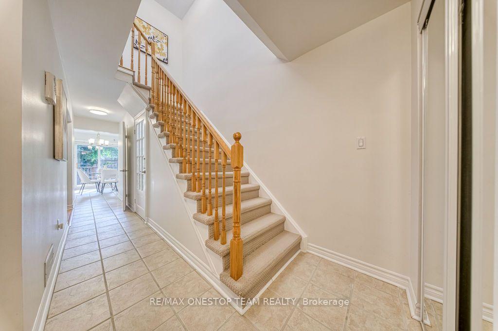 Photo 3 of 1376 Hazel Mccleary Drive, Oakville, Clearview — HOMEH
