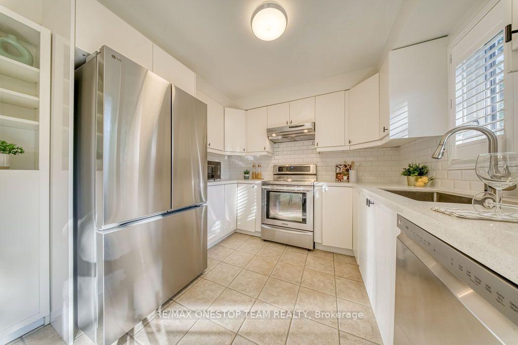 Photo 9 of 1376 Hazel Mccleary Drive, Oakville, Clearview — HOMEH