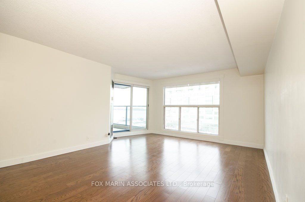 Photo 2 of Unit 711, 99 Harbour Square, Toronto, Waterfront Communities — HOMEH