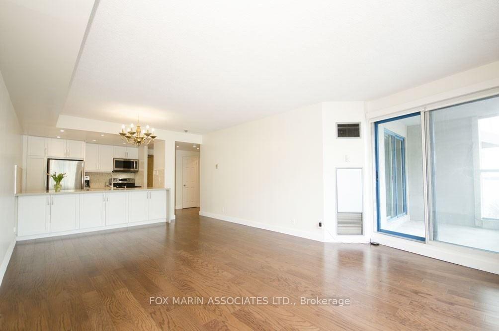 Photo 4 of Unit 711, 99 Harbour Square, Toronto, Waterfront Communities — HOMEH