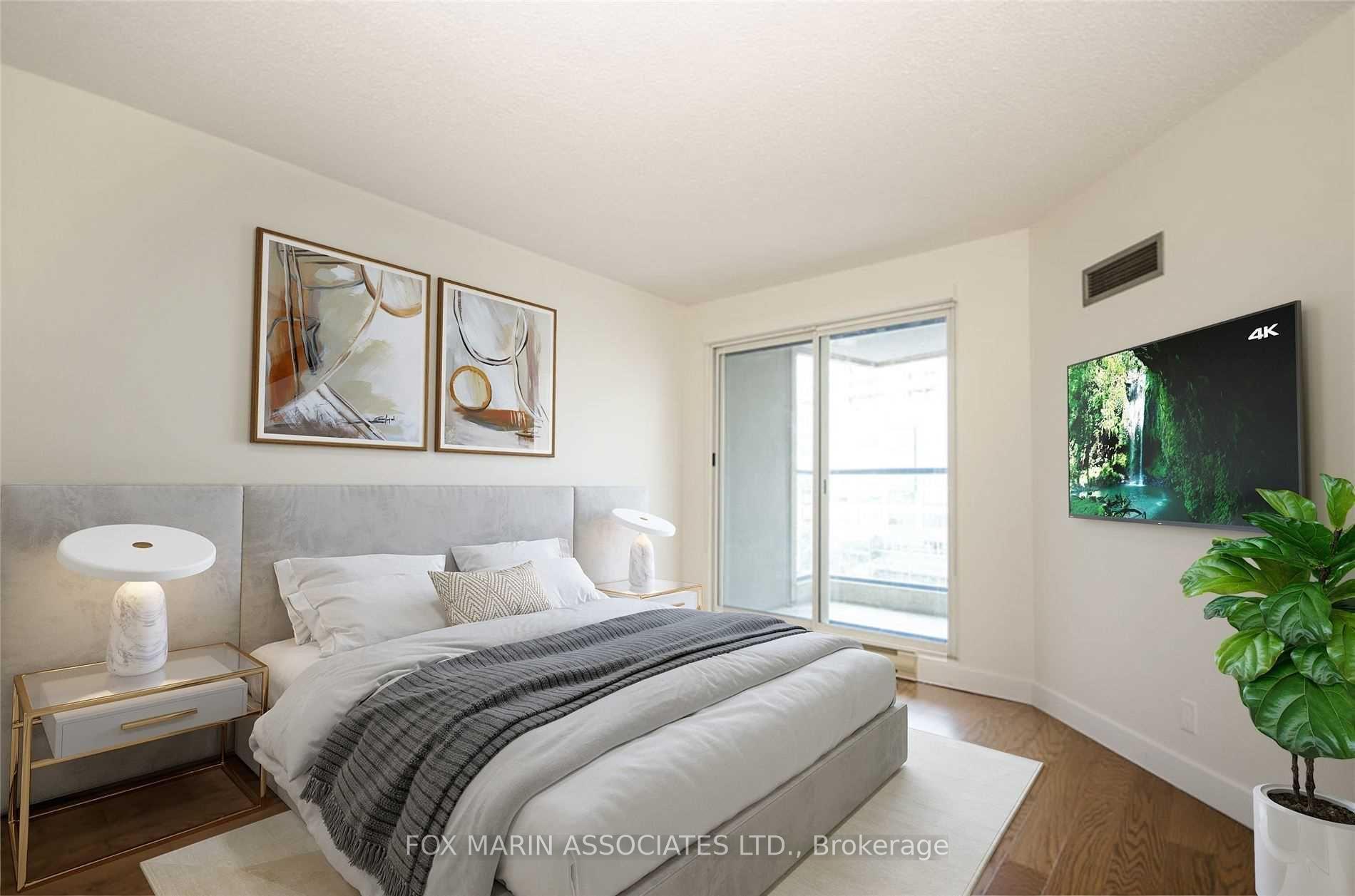 Photo 7 of Unit 711, 99 Harbour Square, Toronto, Waterfront Communities — HOMEH