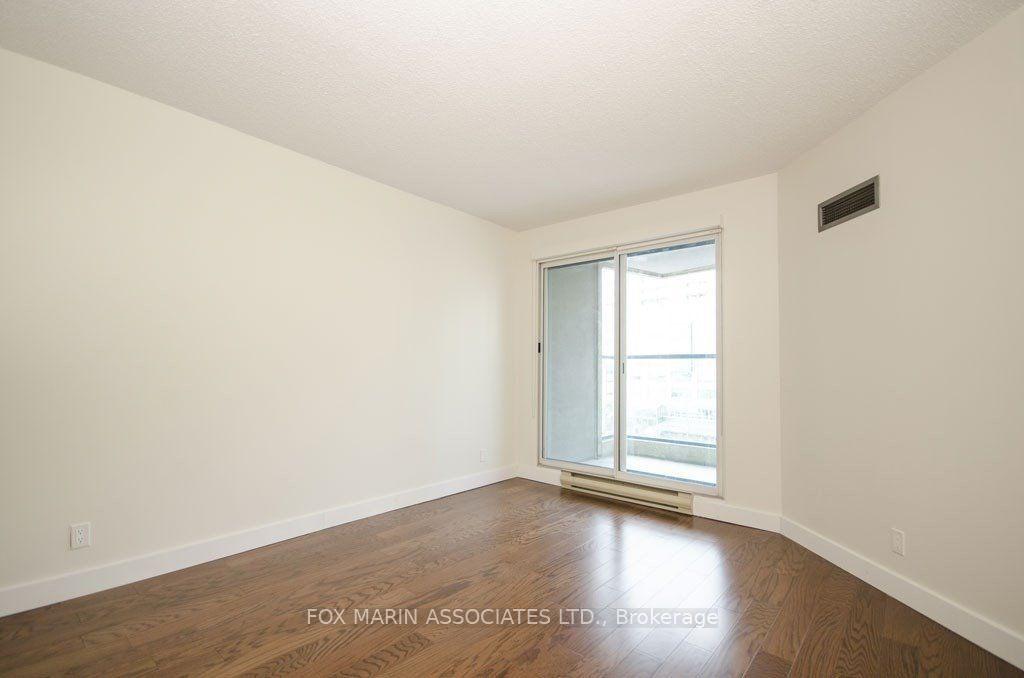 Photo 8 of Unit 711, 99 Harbour Square, Toronto, Waterfront Communities — HOMEH