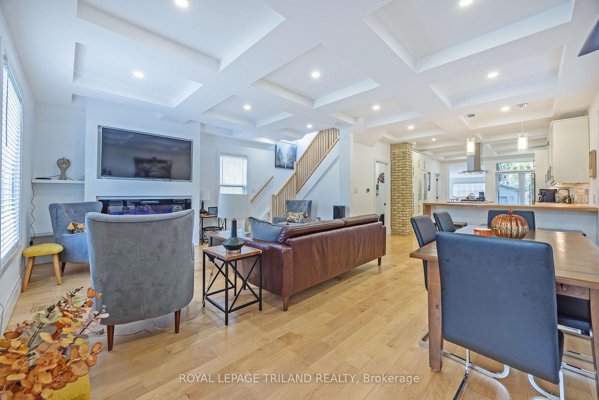 Photo 5 of 349 Emery Street E, London, South G — HOMEH