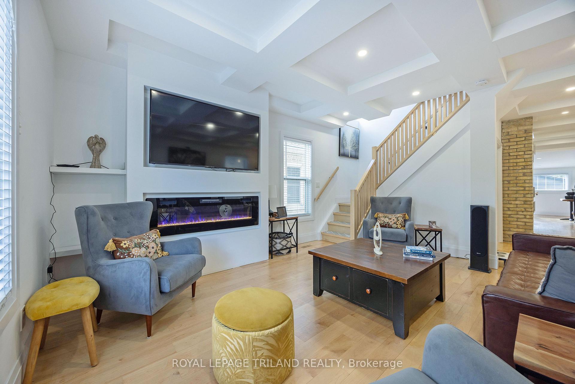 Photo 6 of 349 Emery Street E, London, South G — HOMEH