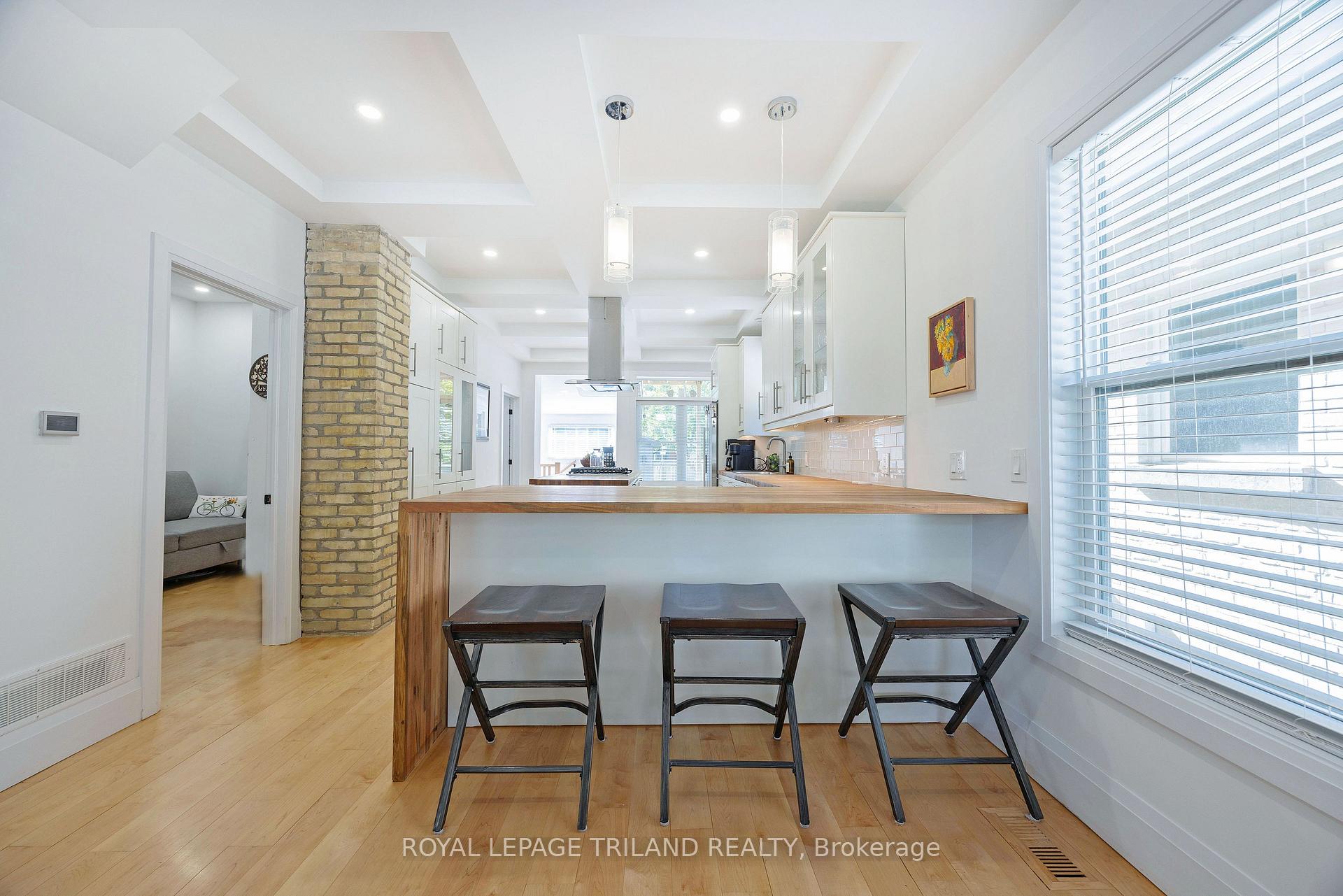 Photo 10 of 349 Emery Street E, London, South G — HOMEH