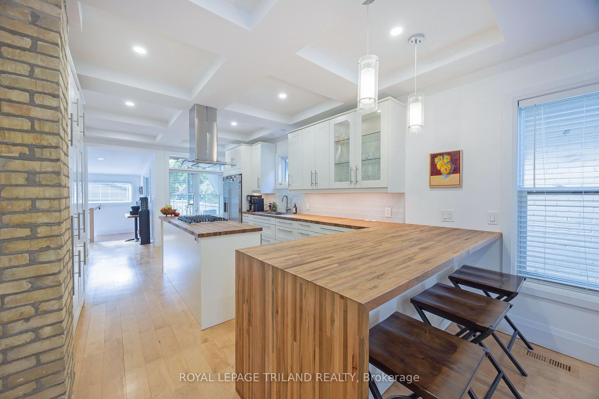 Photo 11 of 349 Emery Street E, London, South G — HOMEH