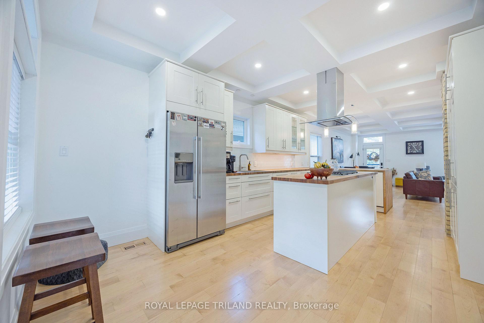 Photo 16 of 349 Emery Street E, London, South G — HOMEH