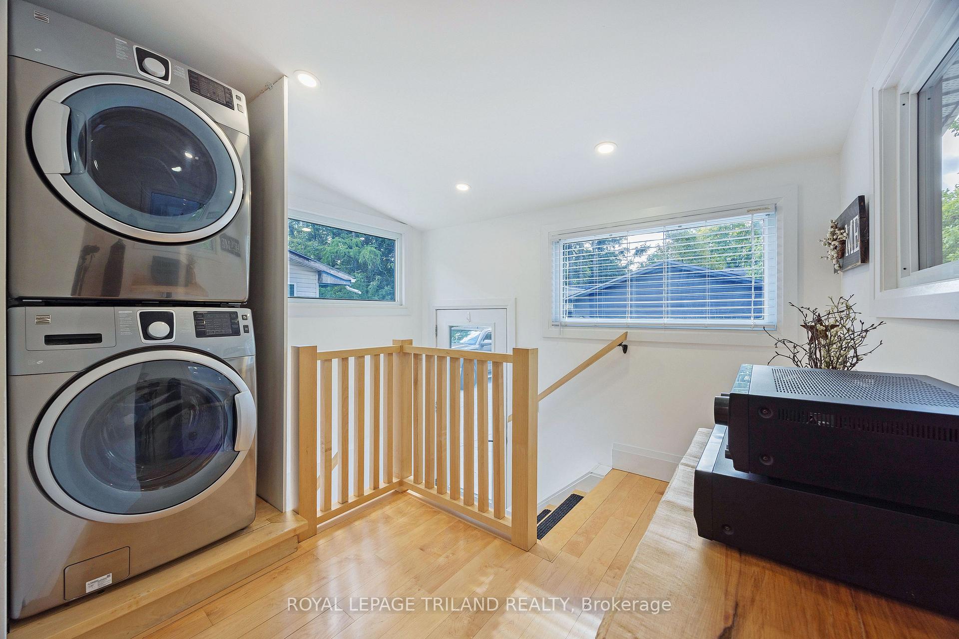 Photo 19 of 349 Emery Street E, London, South G — HOMEH