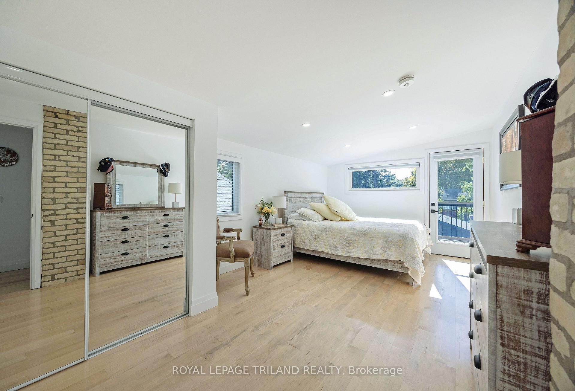 Photo 29 of 349 Emery Street E, London, South G — HOMEH