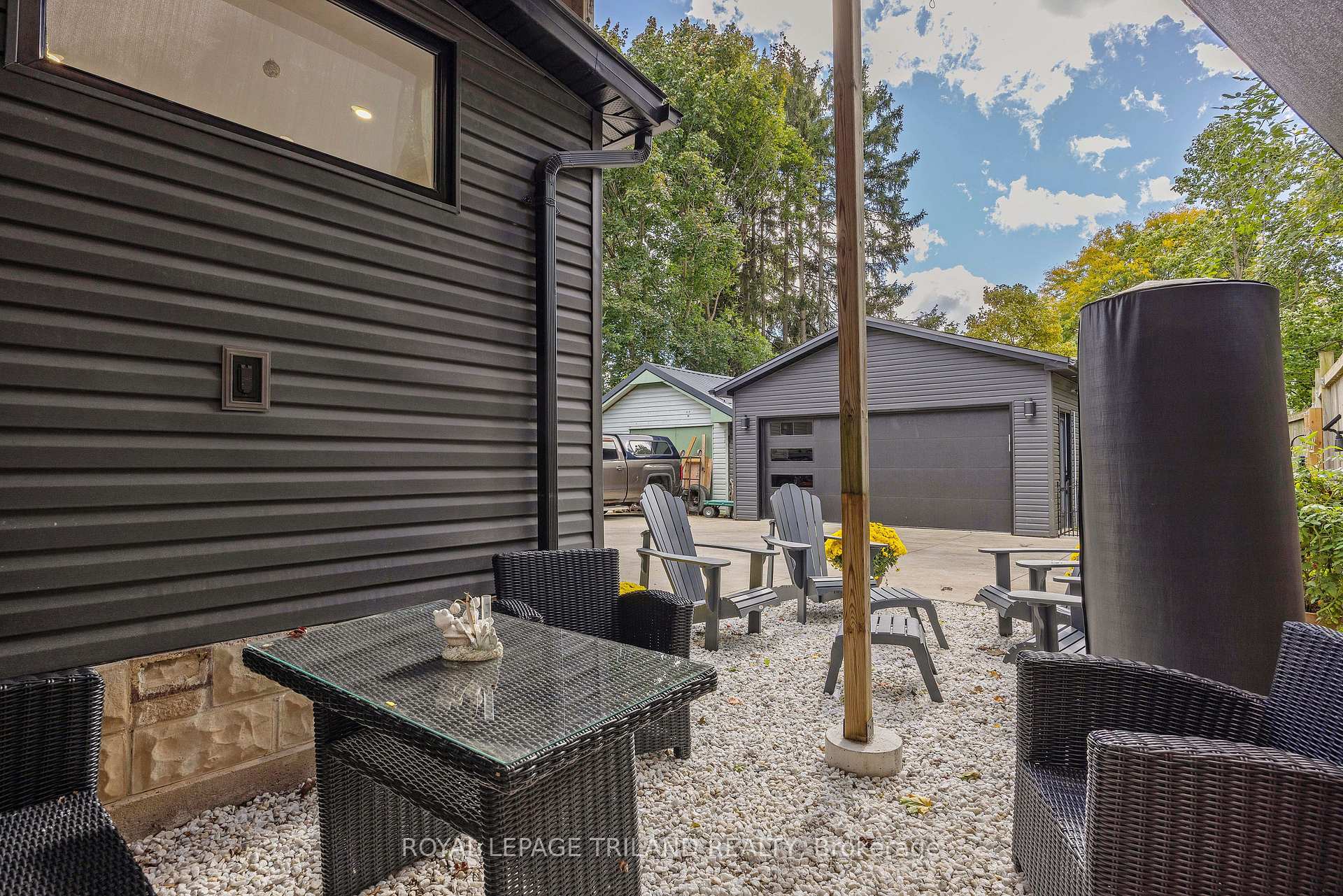 Photo 40 of 349 Emery Street E, London, South G — HOMEH