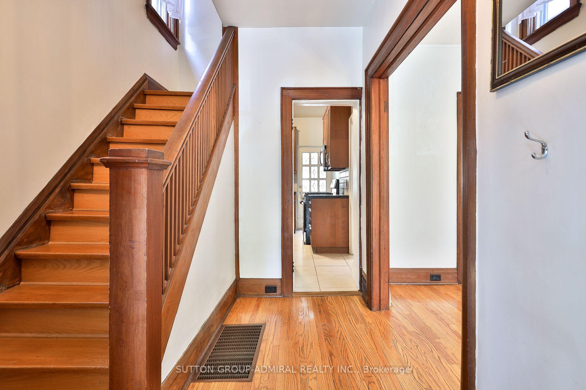 Photo 2 of 60 Manor Road E, Toronto, Mount Pleasant West — HOMEH