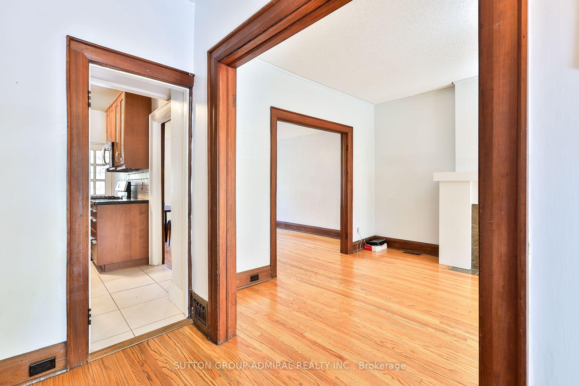 Photo 3 of 60 Manor Road E, Toronto, Mount Pleasant West — HOMEH