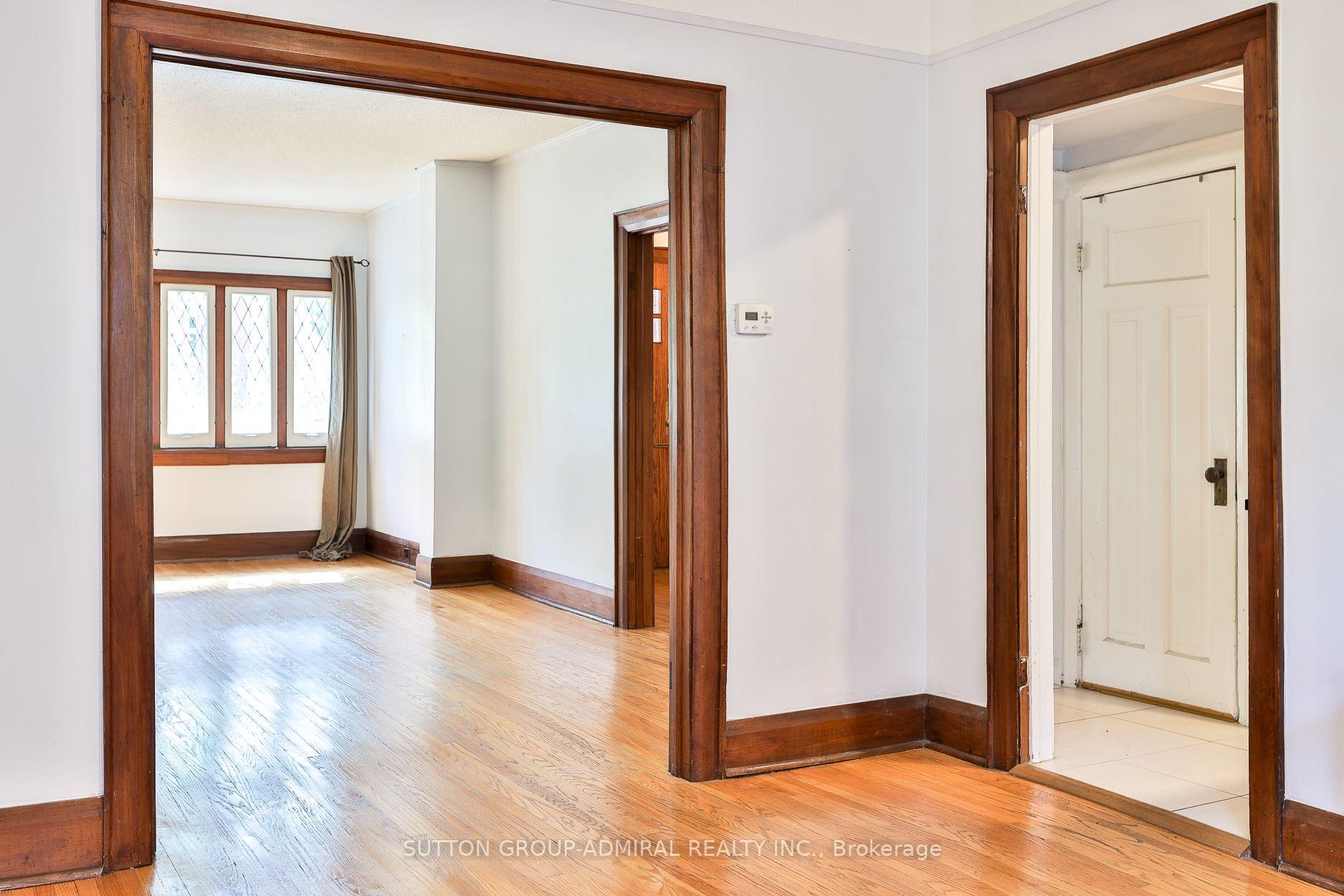 Photo 12 of 60 Manor Road E, Toronto, Mount Pleasant West — HOMEH