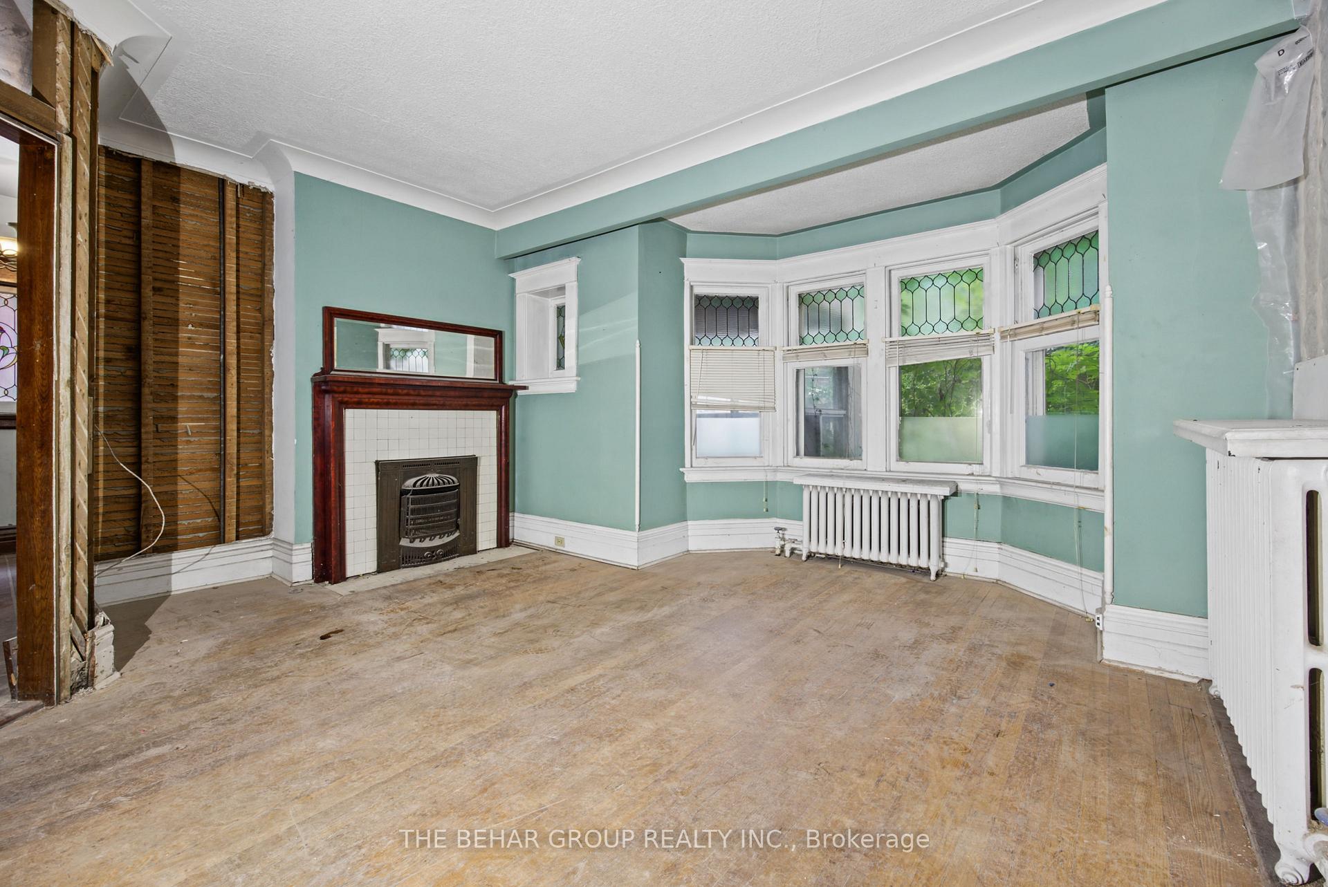 Photo 2 of 319 Indian Road, Toronto, High Park-Swansea — HOMEH