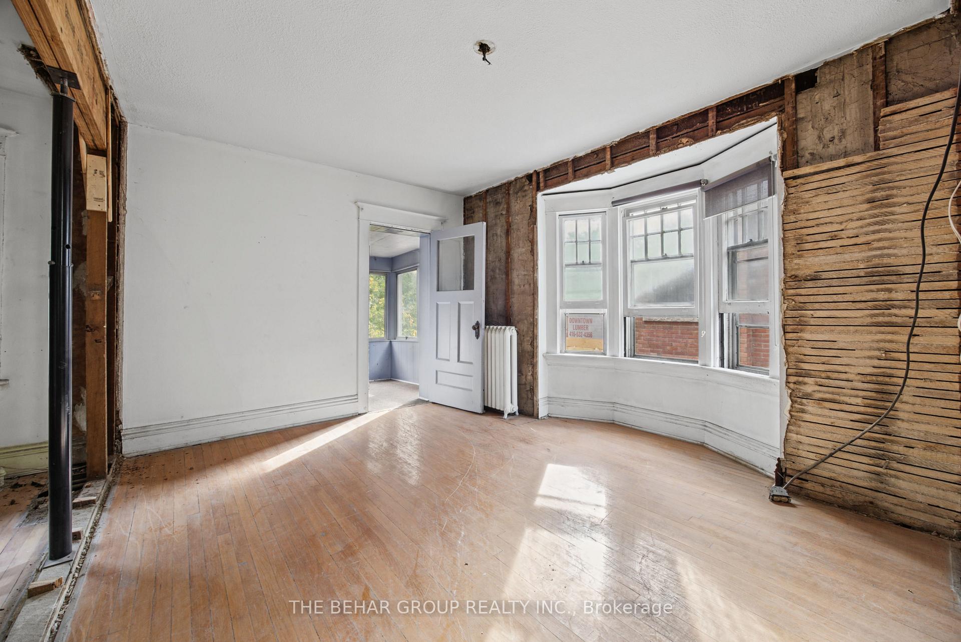 Photo 11 of 319 Indian Road, Toronto, High Park-Swansea — HOMEH