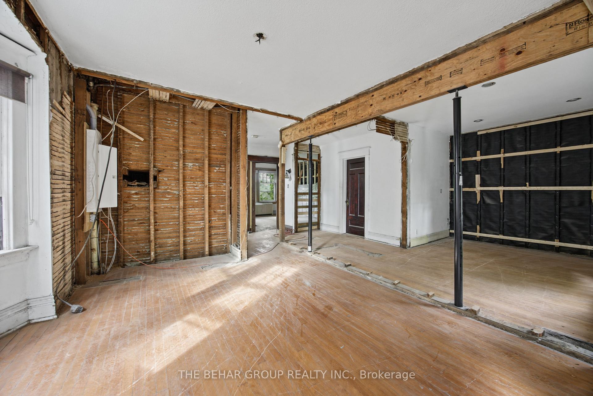 Photo 12 of 319 Indian Road, Toronto, High Park-Swansea — HOMEH