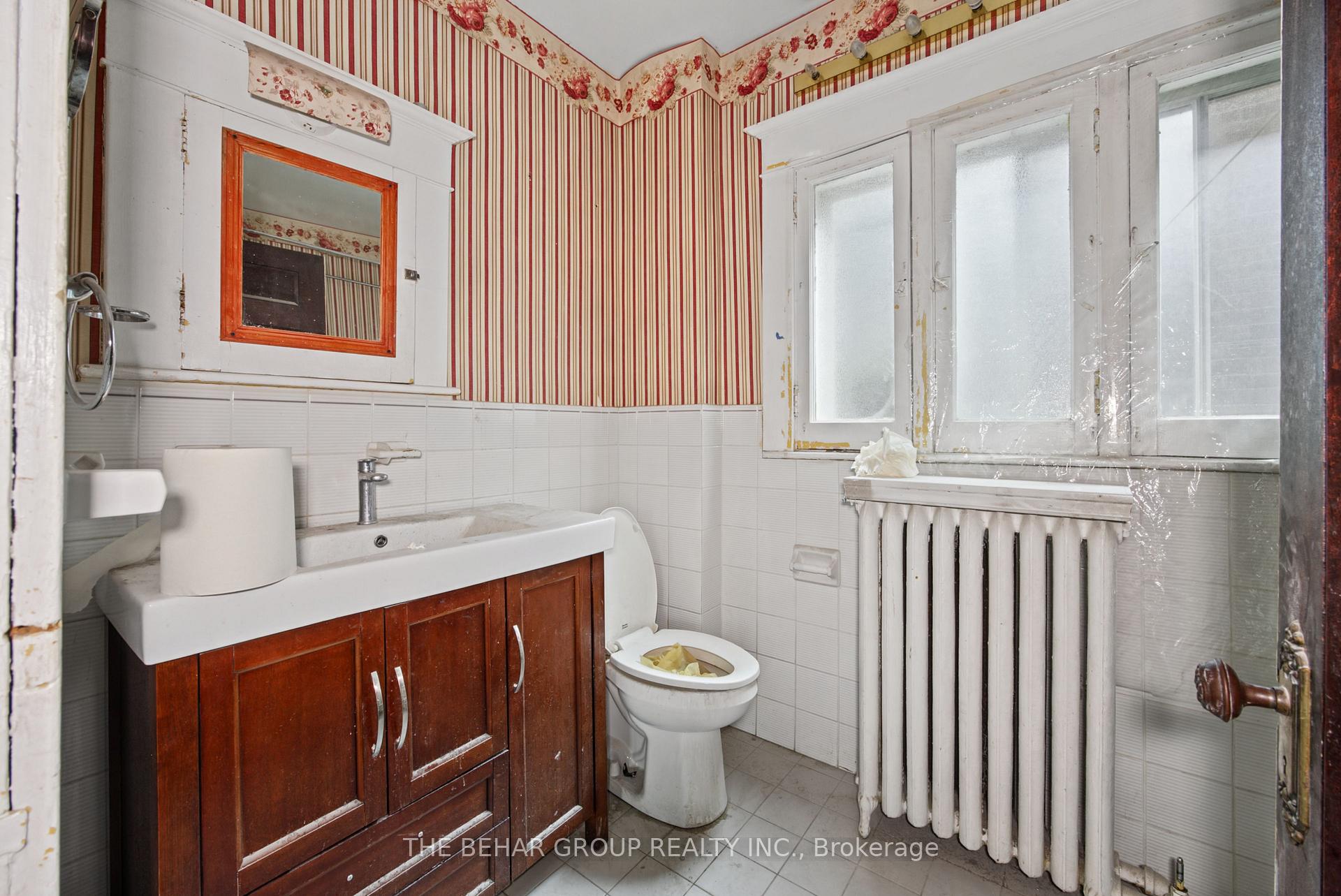 Photo 17 of 319 Indian Road, Toronto, High Park-Swansea — HOMEH