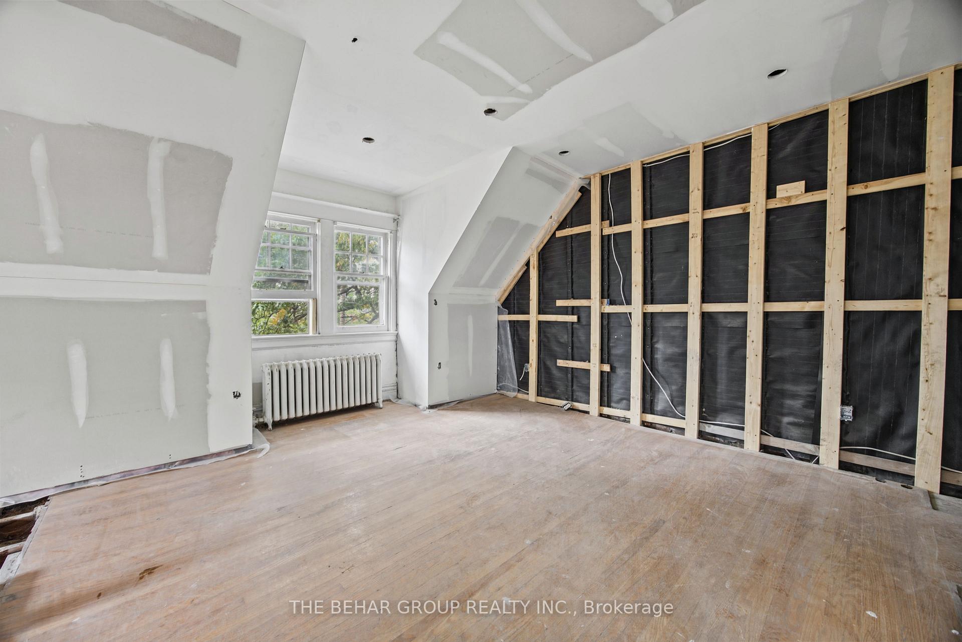 Photo 21 of 319 Indian Road, Toronto, High Park-Swansea — HOMEH