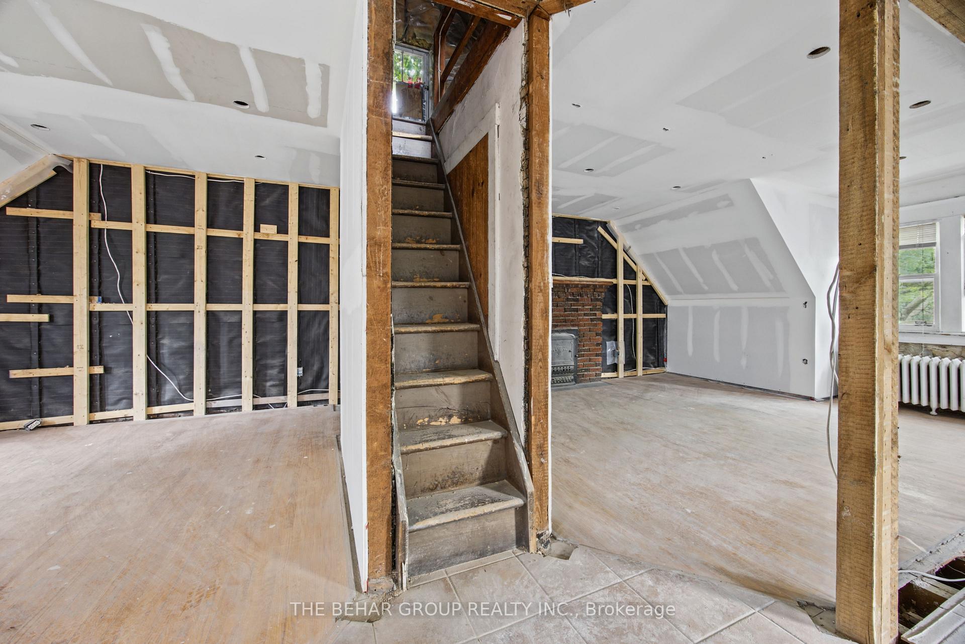 Photo 23 of 319 Indian Road, Toronto, High Park-Swansea — HOMEH