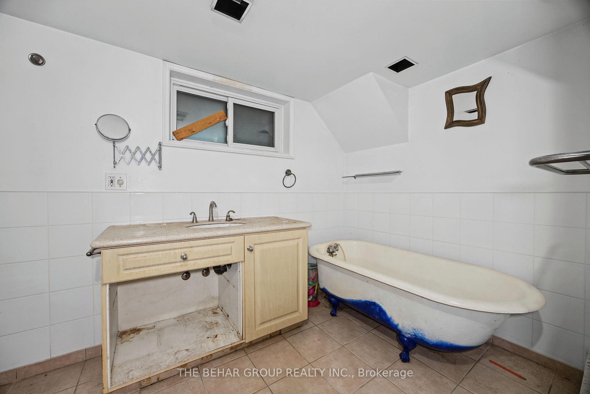 Photo 27 of 319 Indian Road, Toronto, High Park-Swansea — HOMEH