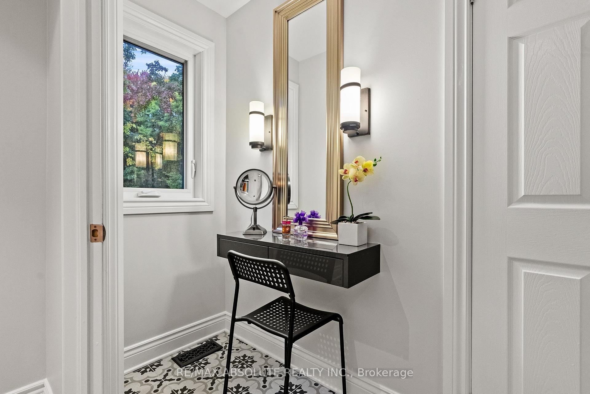 Photo 19 of 21 Revol Road, Ottawa, Merivale Gardens — HOMEH