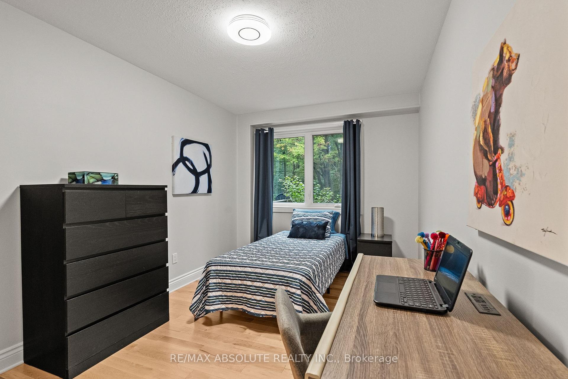 Photo 27 of 21 Revol Road, Ottawa, Merivale Gardens — HOMEH