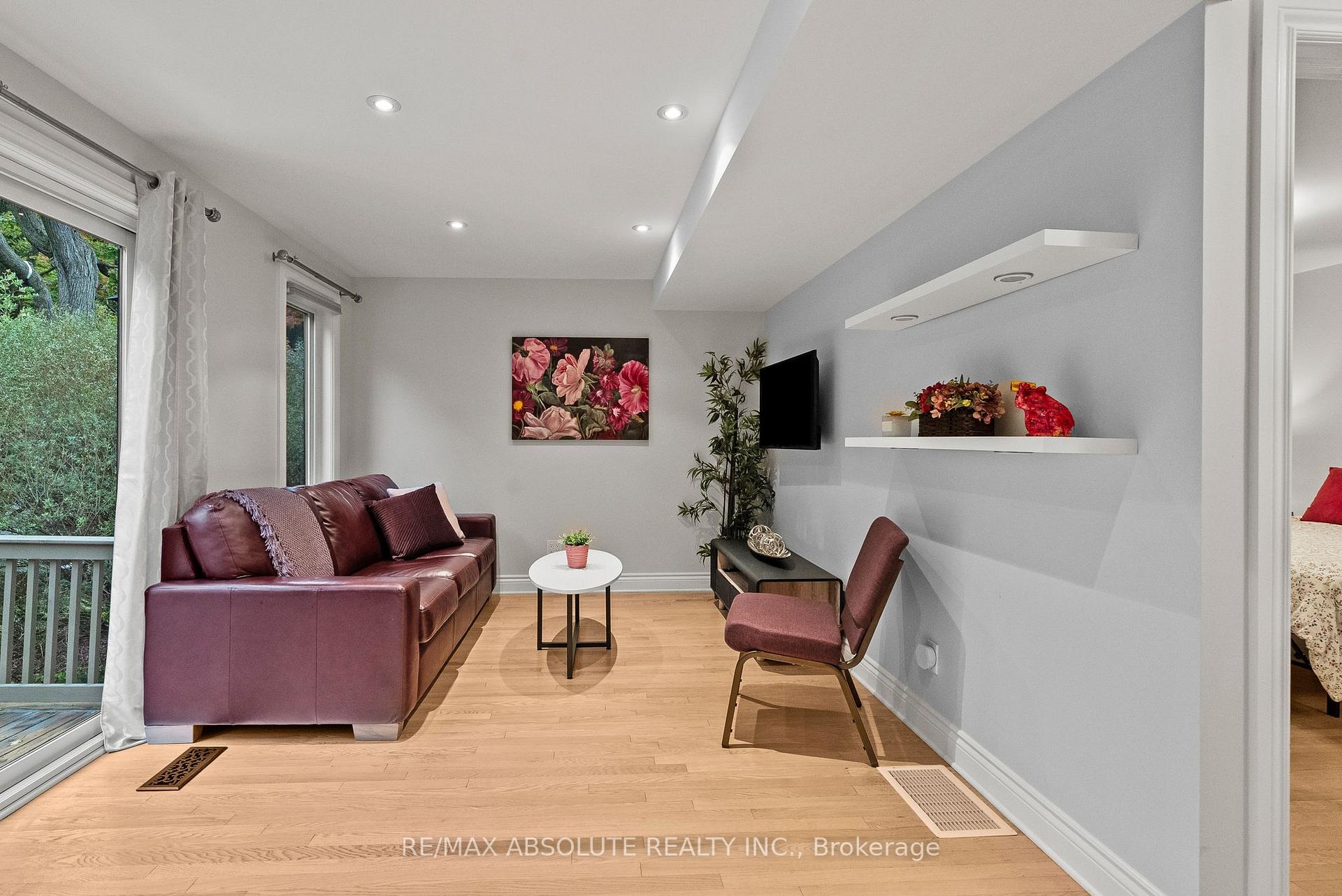 Photo 37 of 21 Revol Road, Ottawa, Merivale Gardens — HOMEH