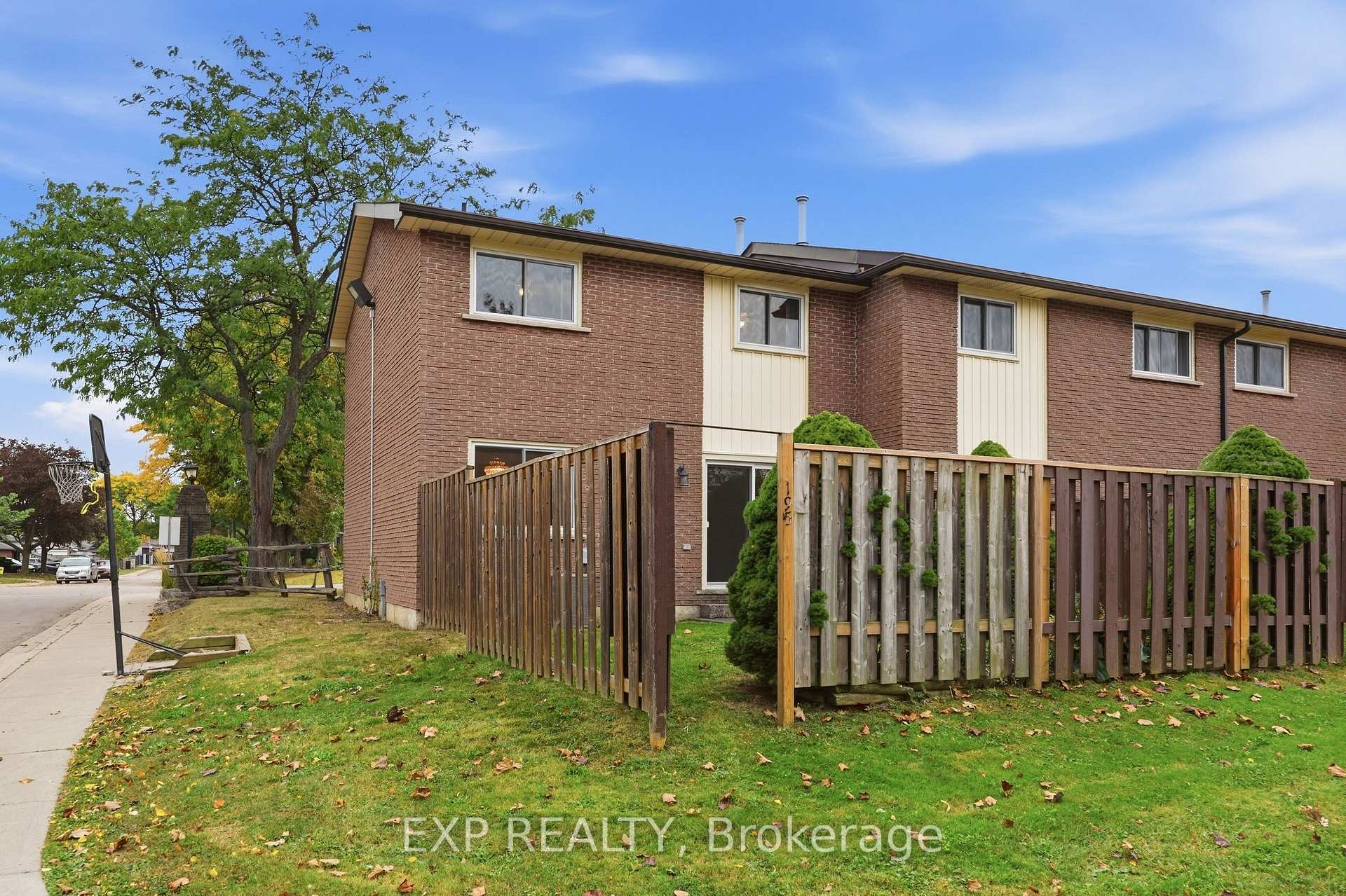 Photo 33 of Unit 38, 195 Queen Victoria Drive, Hamilton, Quinndale — HOMEH