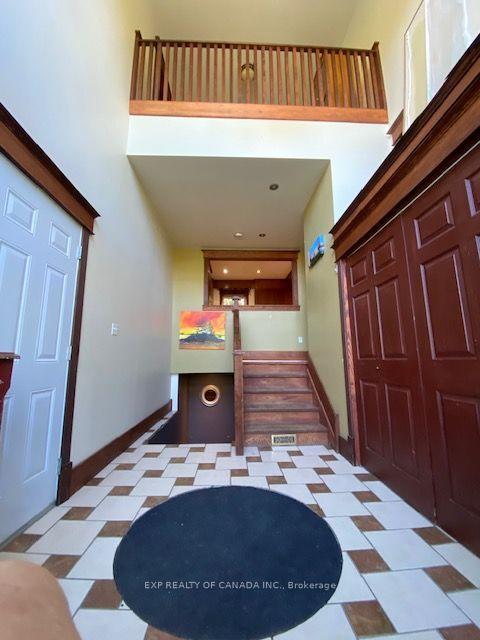 Photo 4 of 284 Fifth Avenue, Cochrane — HOMEH