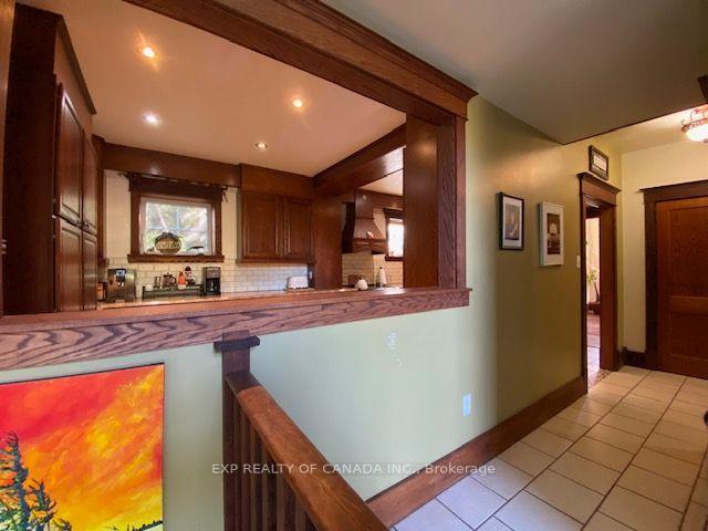 Photo 5 of 284 Fifth Avenue, Cochrane — HOMEH