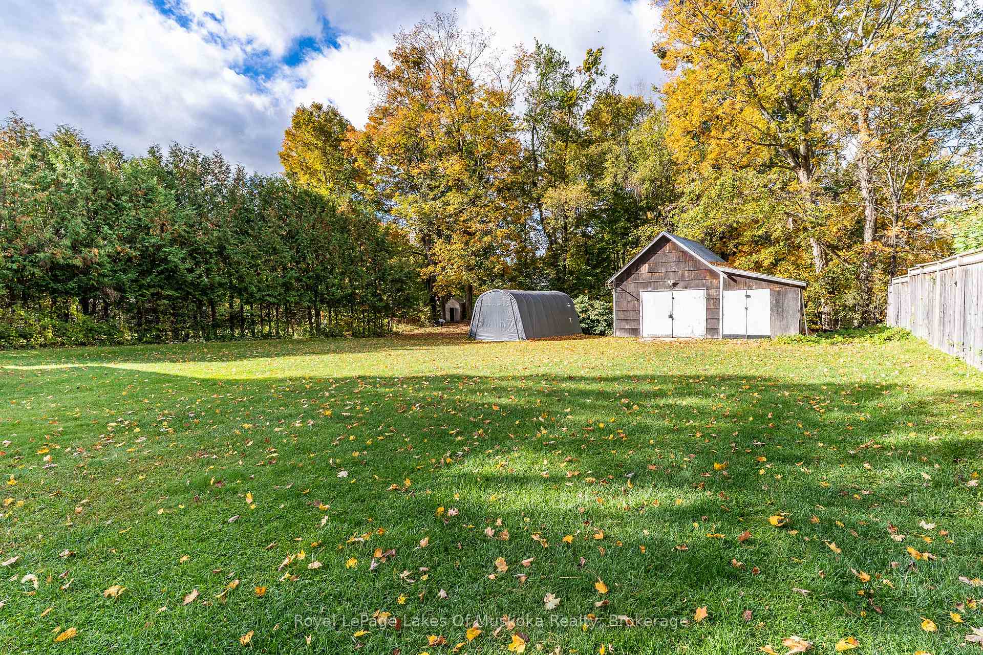 Photo 3 of 14 Ewing Street, Bracebridge, Monck (Bracebridge) — HOMEH