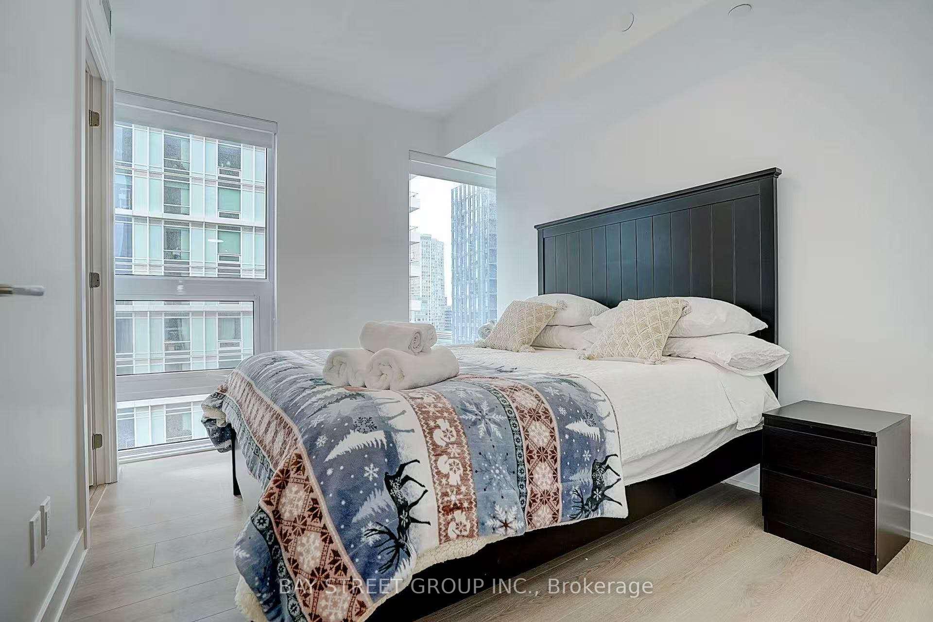 Photo 8 of Unit 2511, 100 Queen Street E, Toronto, Church-Yonge Corridor — HOMEH