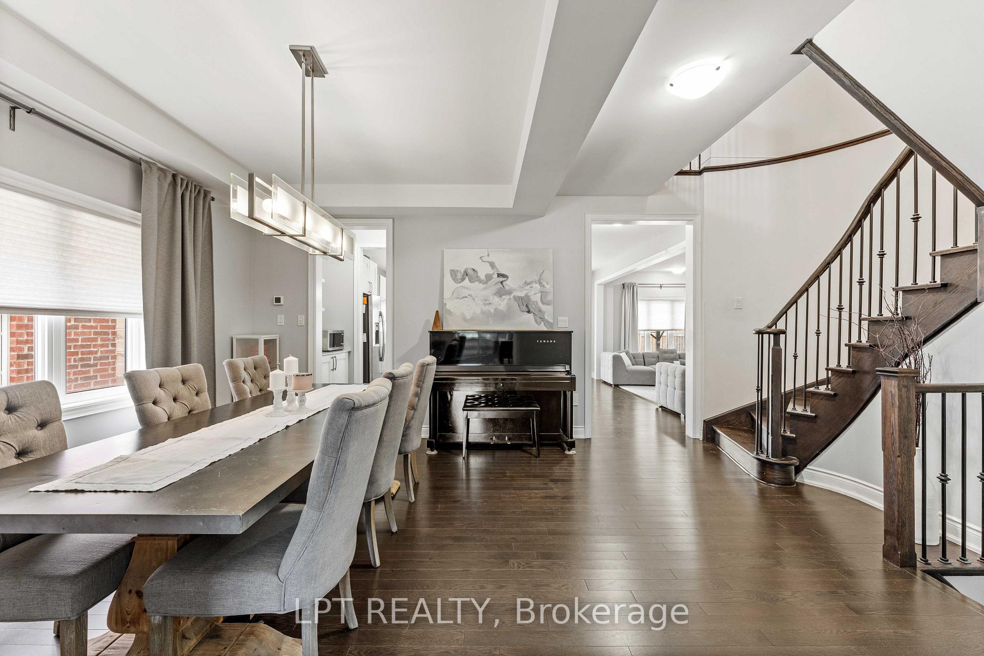 Photo 13 of 20 Manor Forest Road, East Gwillimbury, Mt Albert — HOMEH