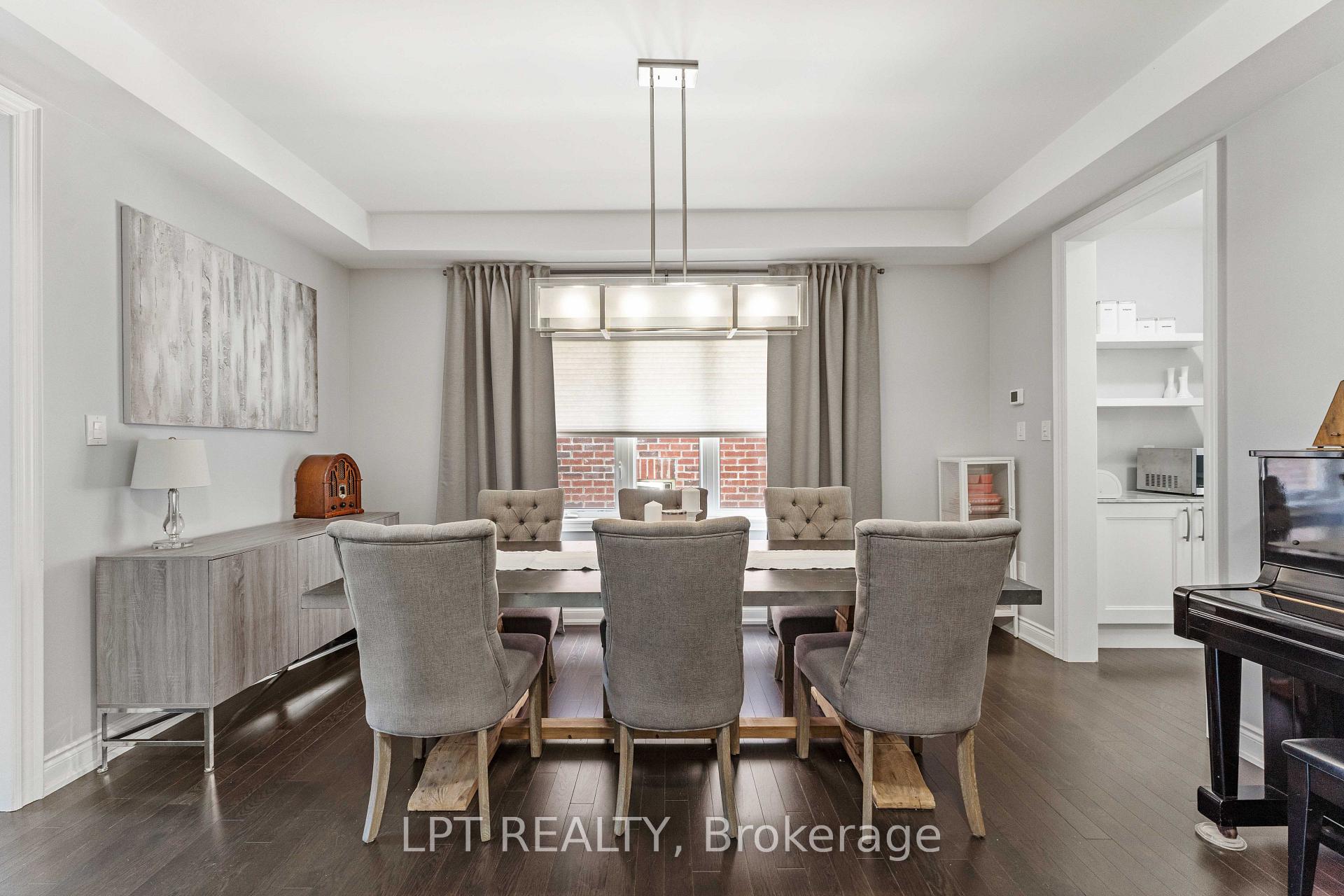 Photo 15 of 20 Manor Forest Road, East Gwillimbury, Mt Albert — HOMEH