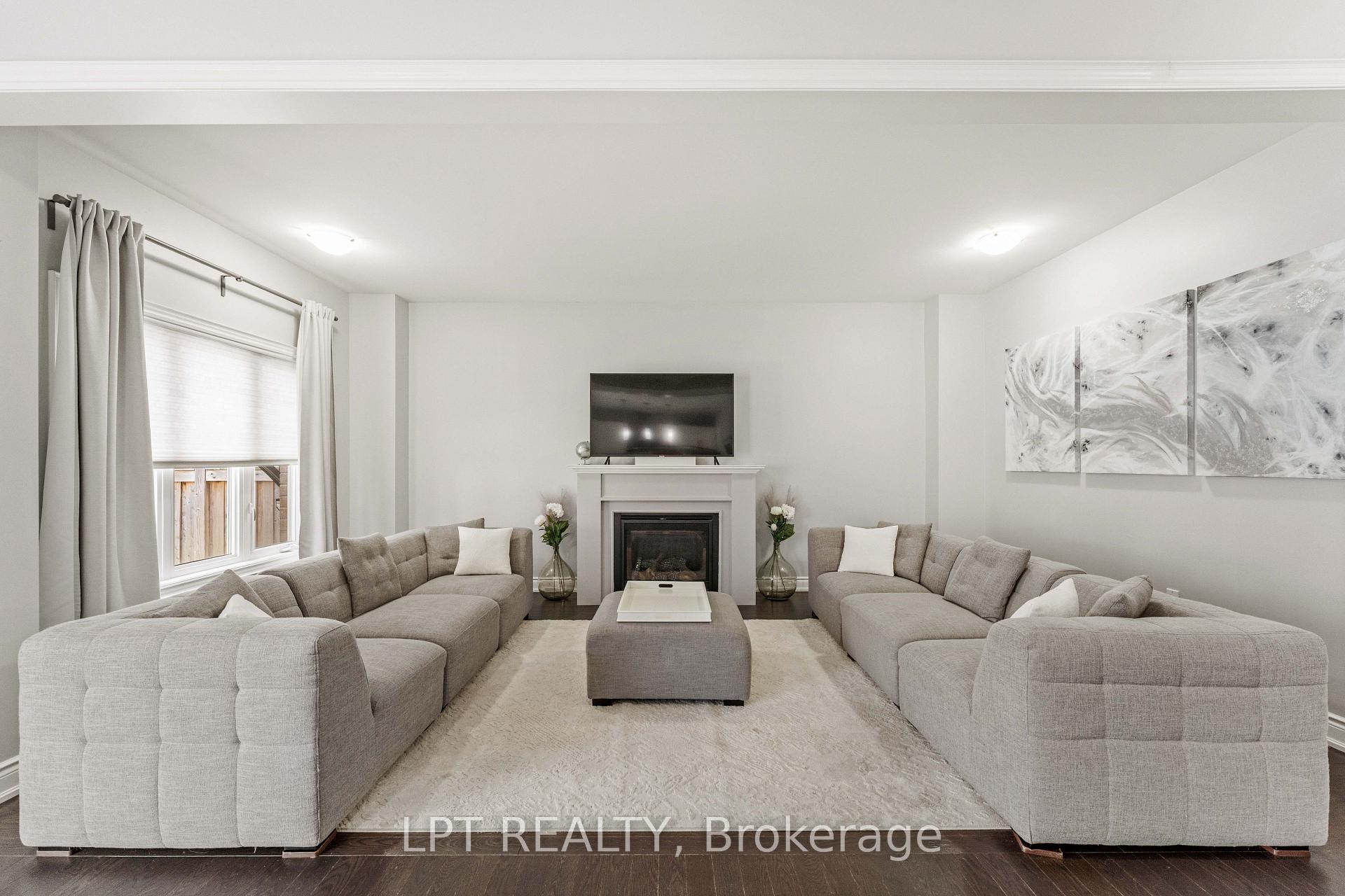 Photo 21 of 20 Manor Forest Road, East Gwillimbury, Mt Albert — HOMEH