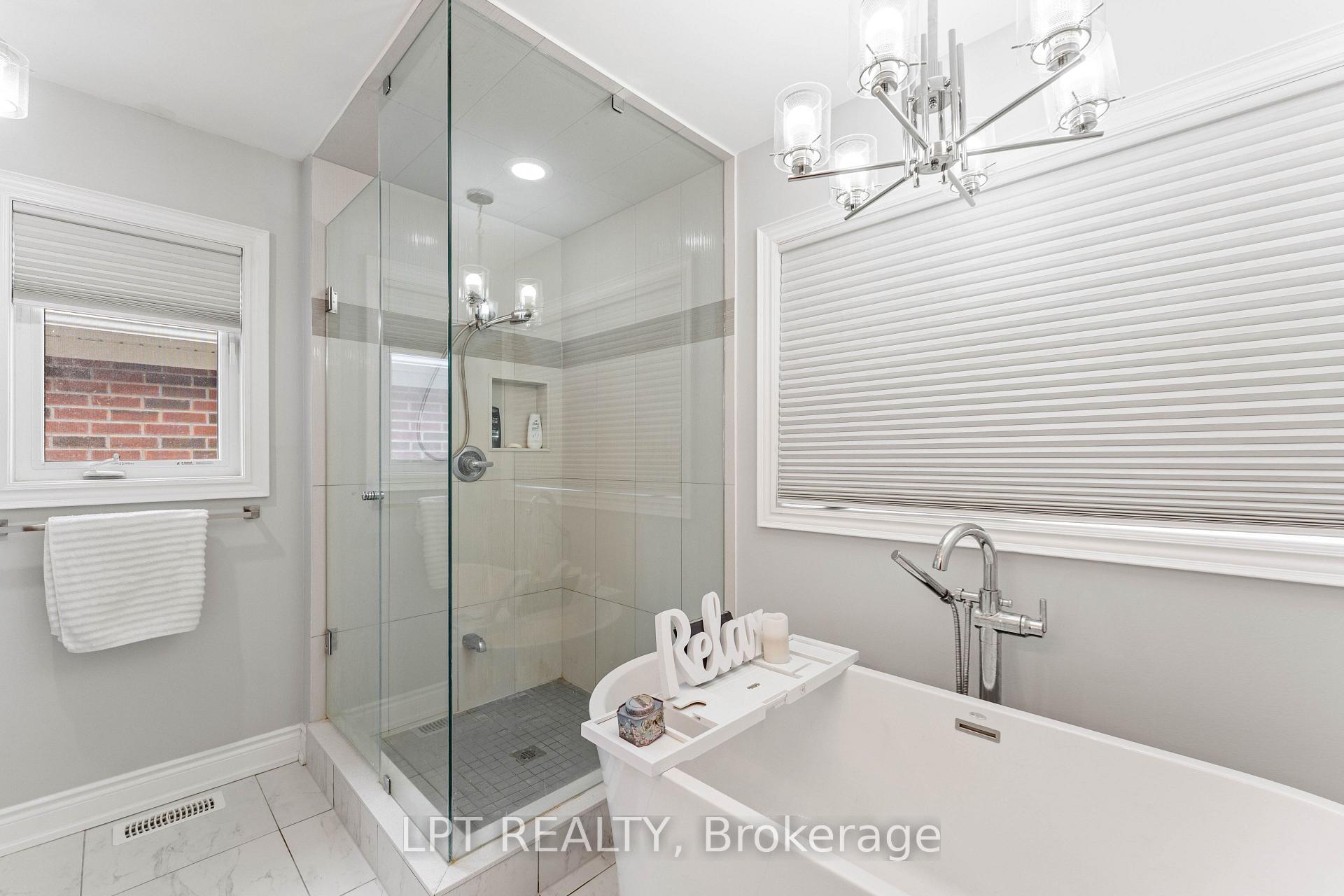 Photo 27 of 20 Manor Forest Road, East Gwillimbury, Mt Albert — HOMEH