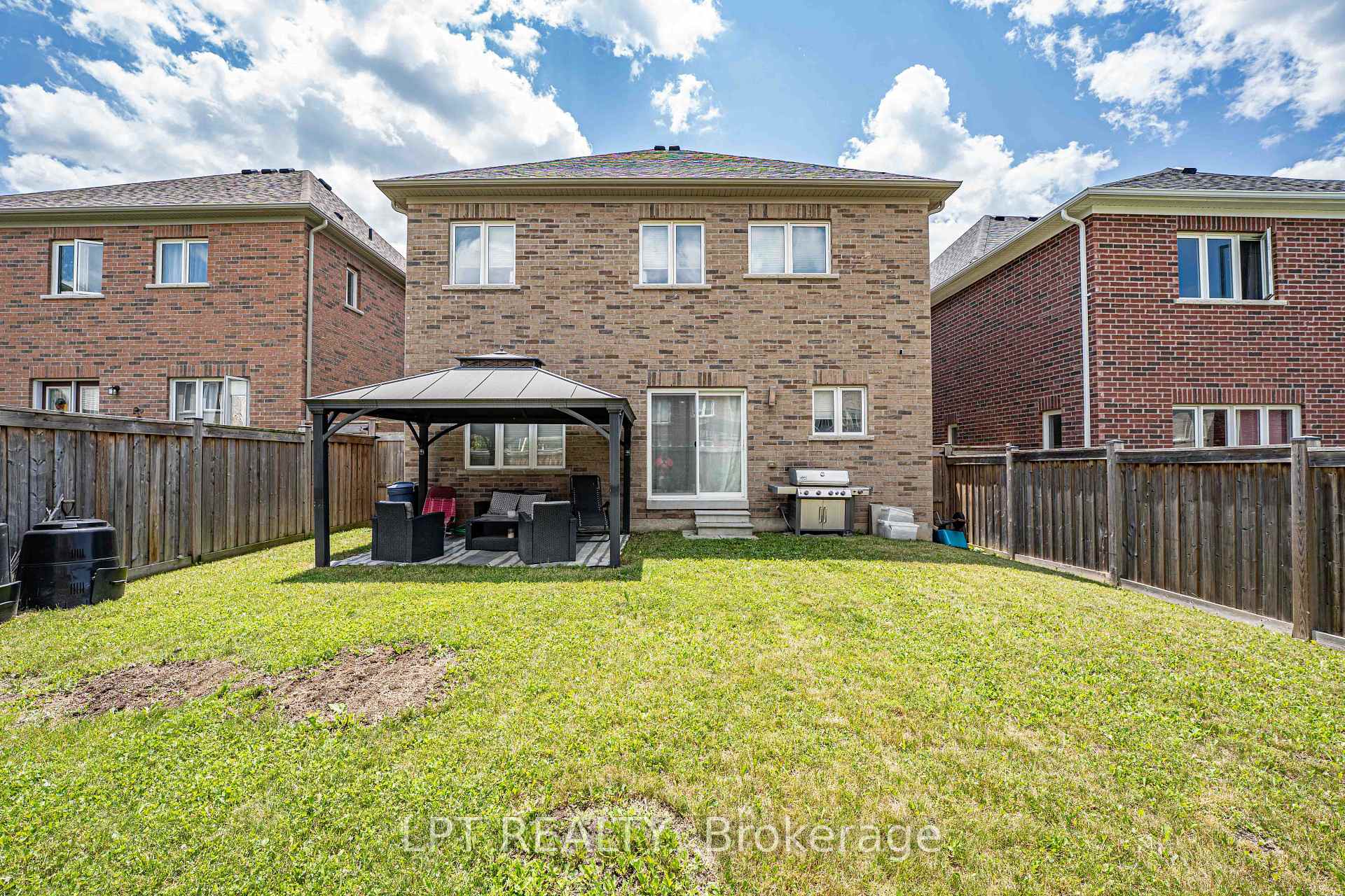 Photo 36 of 20 Manor Forest Road, East Gwillimbury, Mt Albert — HOMEH