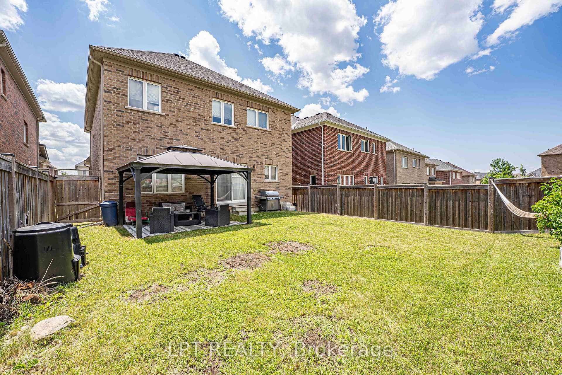 Photo 37 of 20 Manor Forest Road, East Gwillimbury, Mt Albert — HOMEH