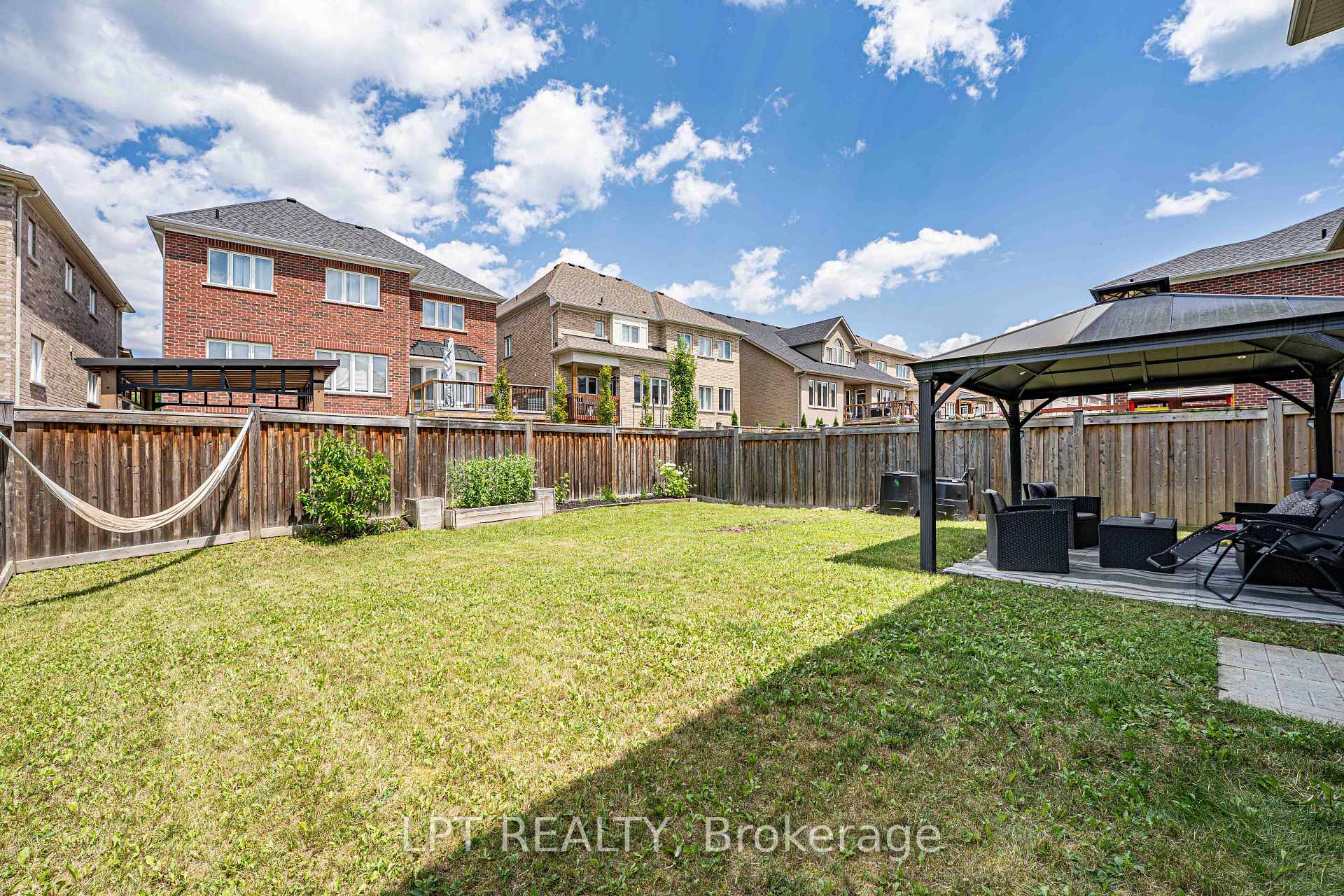 Photo 38 of 20 Manor Forest Road, East Gwillimbury, Mt Albert — HOMEH