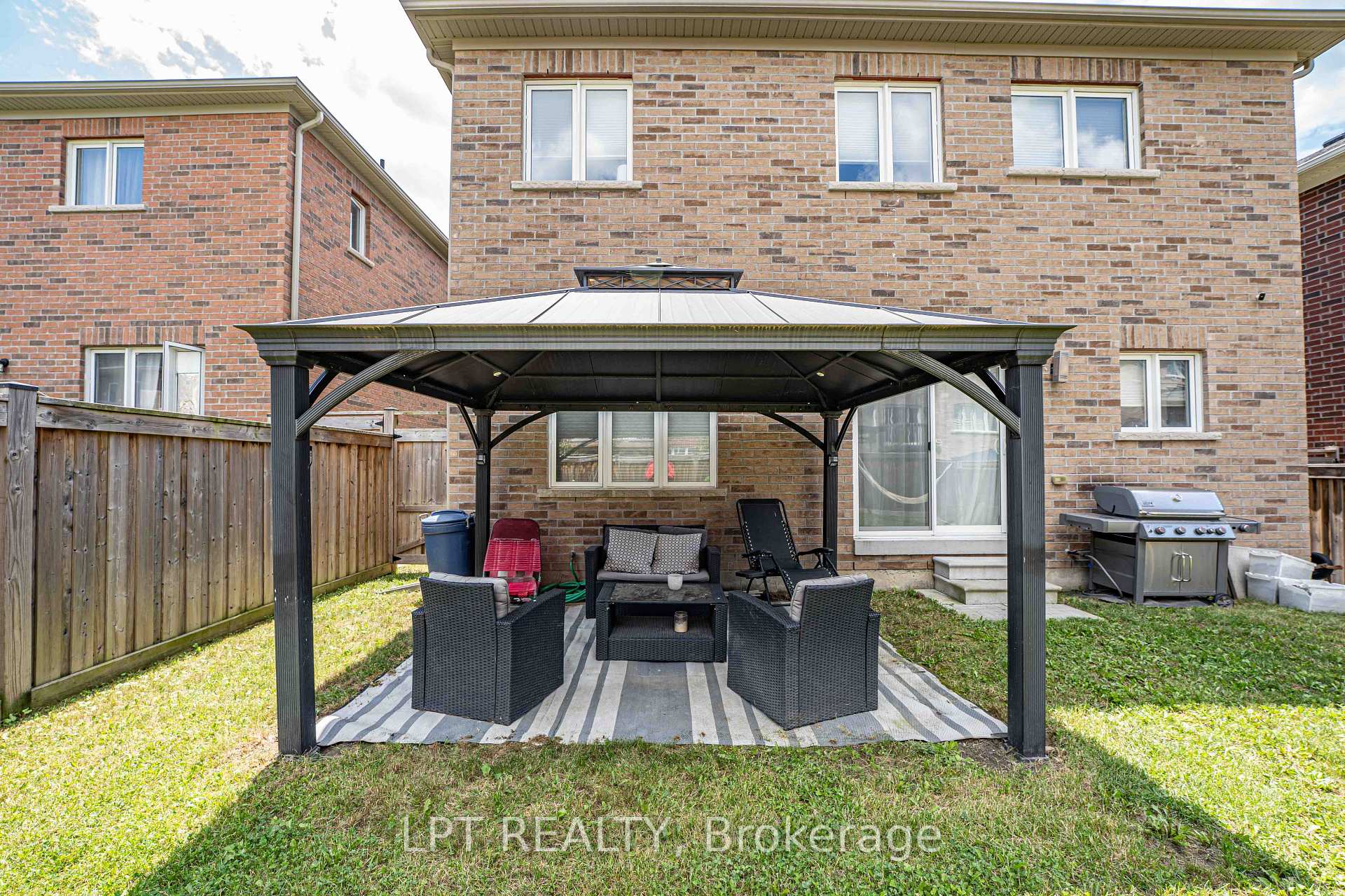 Photo 39 of 20 Manor Forest Road, East Gwillimbury, Mt Albert — HOMEH